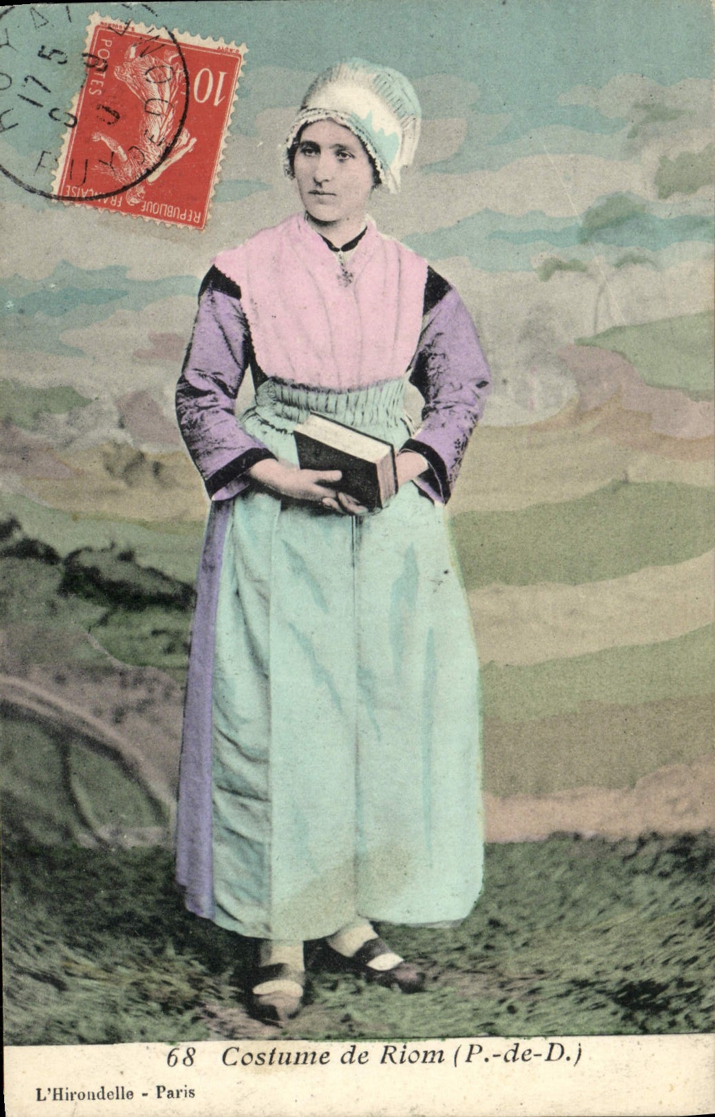 CPA Folklore Costume de Riom