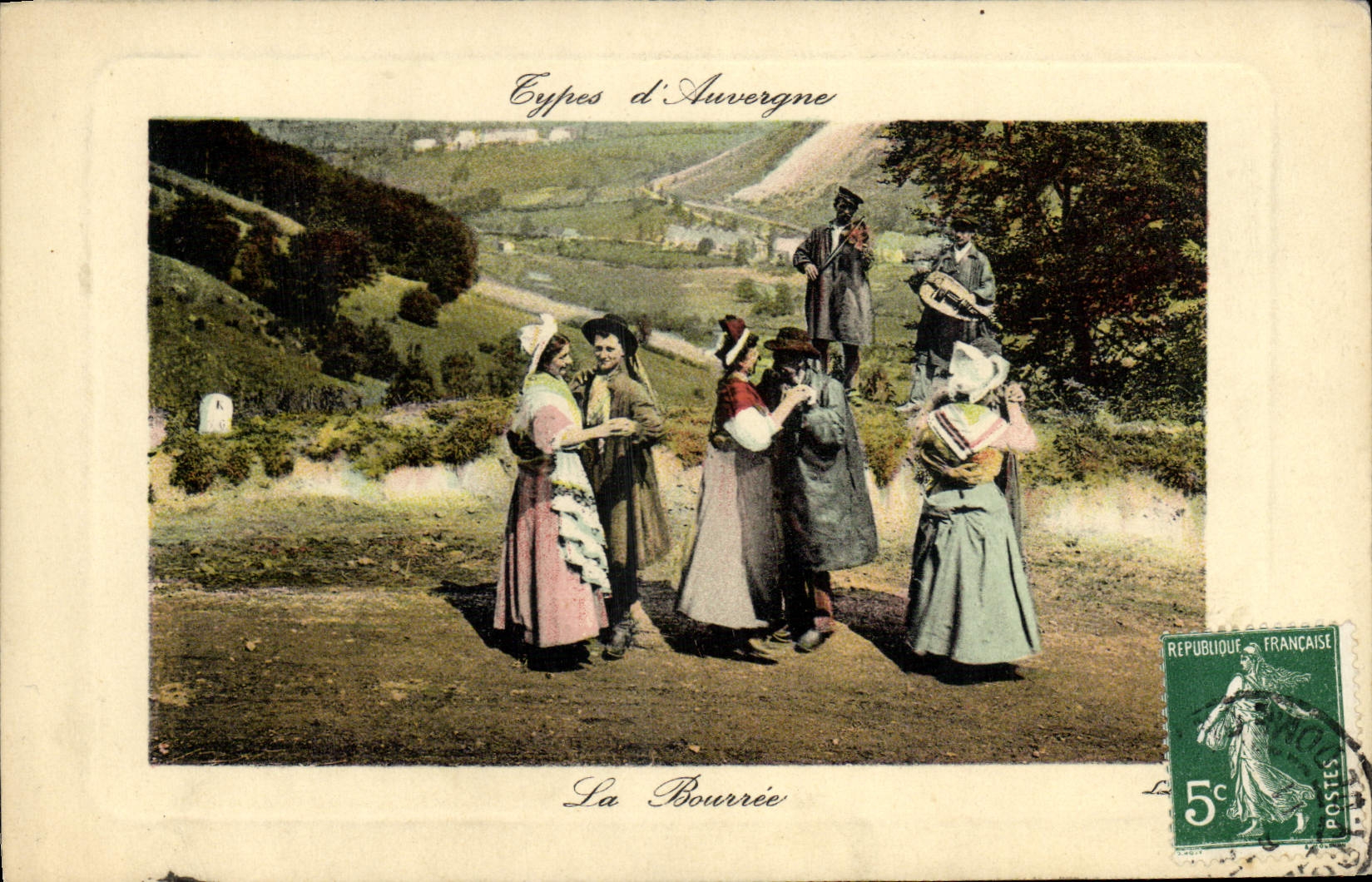 CPA Folklore Auvergne La bourree