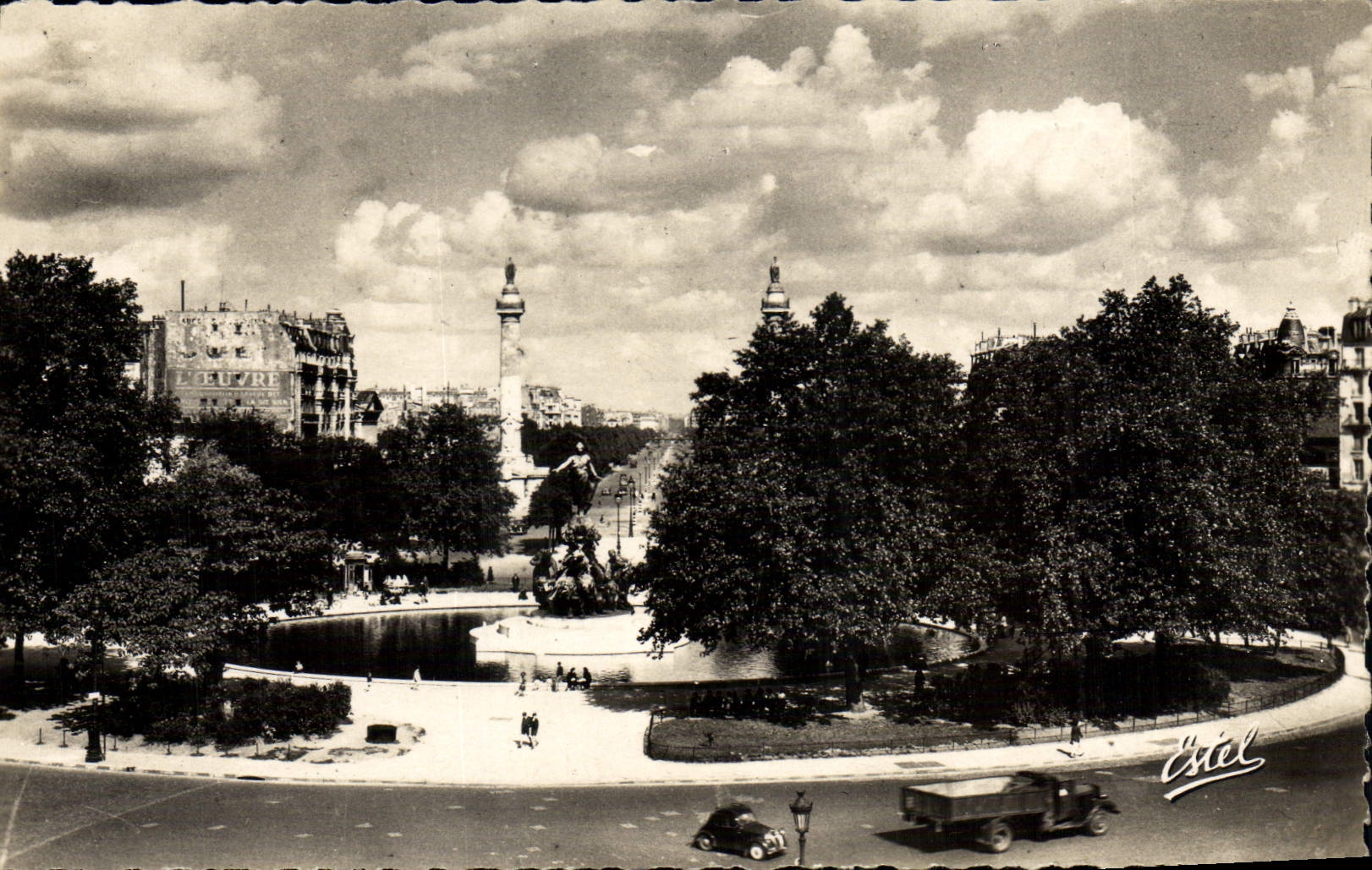 CPM Paris La Place de la Nation 