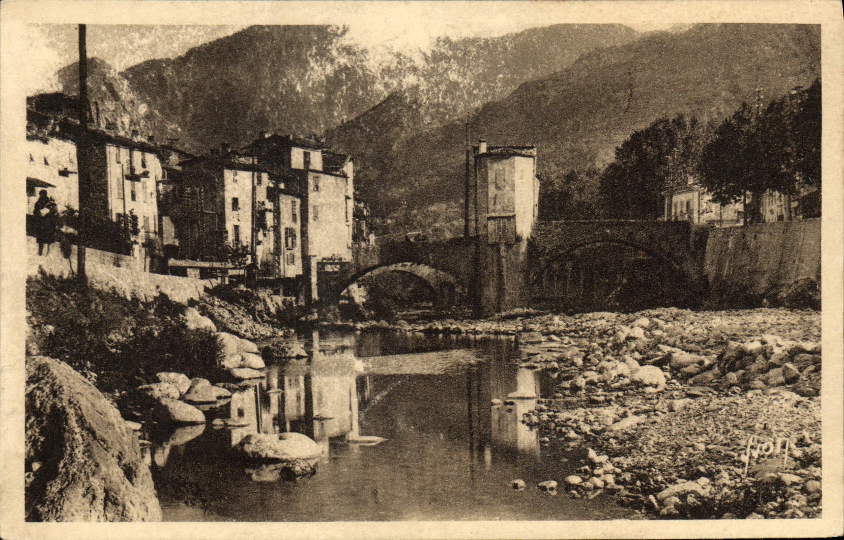 CPA Sospel Vieilles maisons au bord de la Bevera