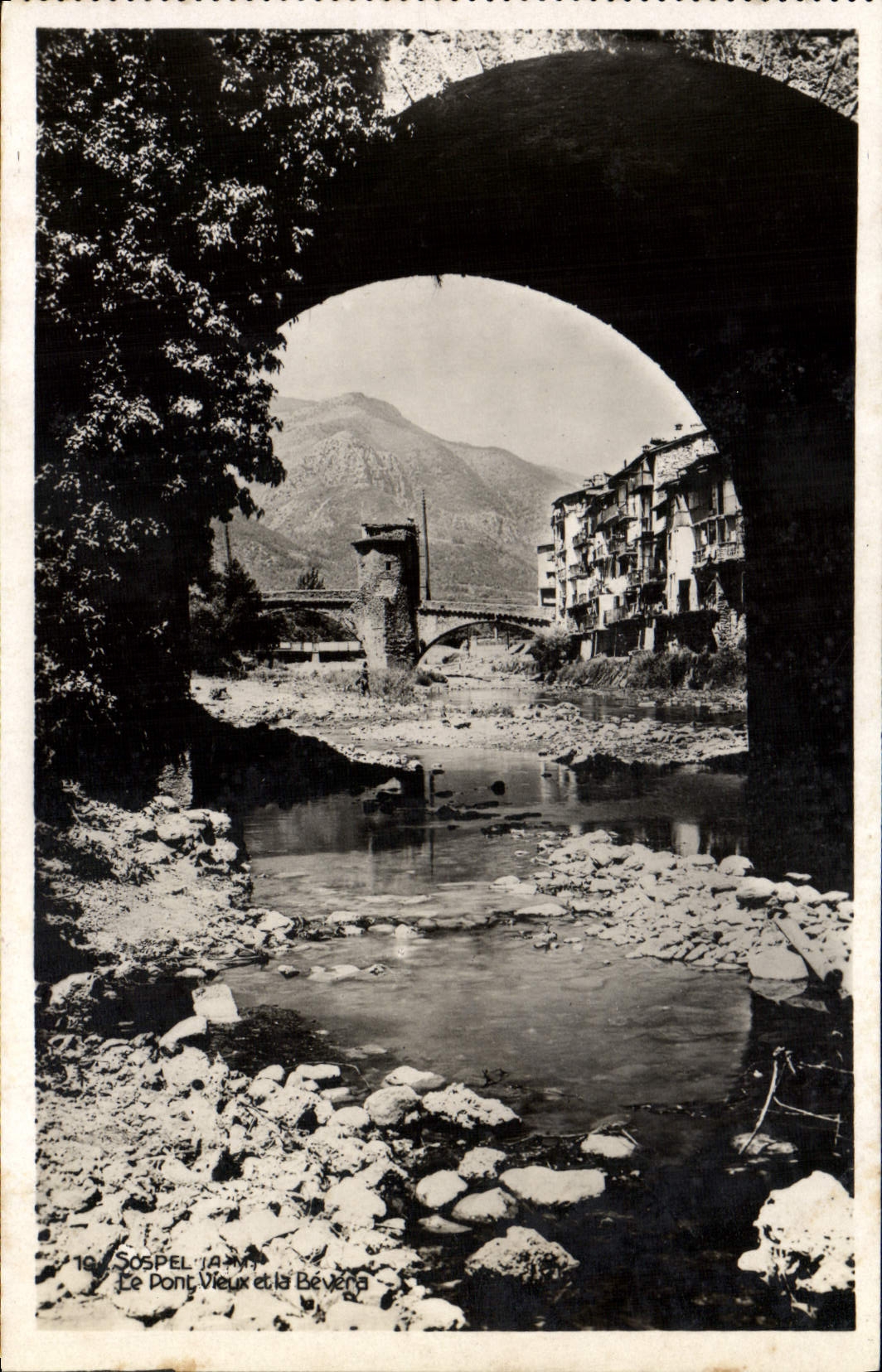 CPA Sospel Le Pont Vieux et la Bevera