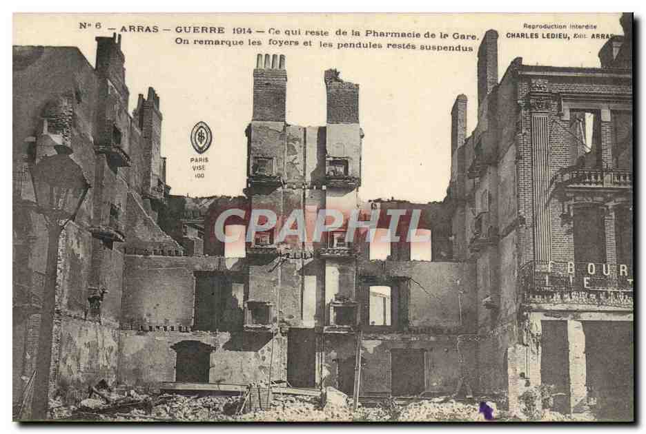 CPA Arras Pharmacie de la gare Militaria