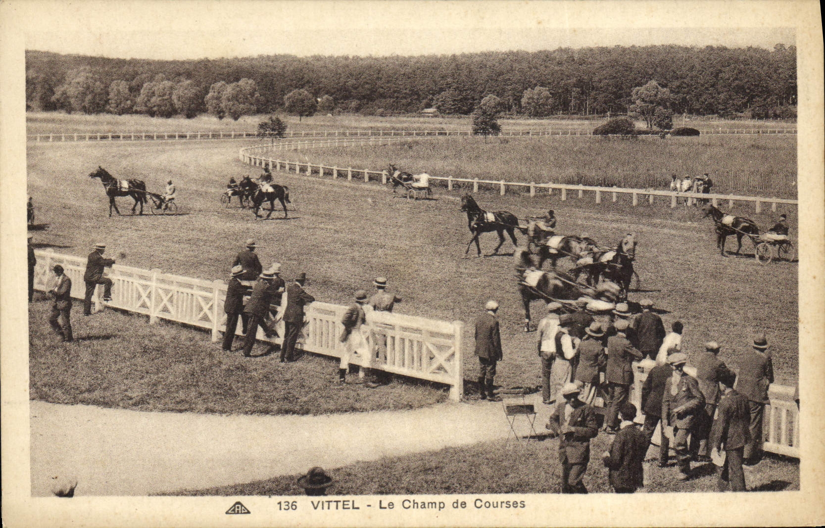 CPA Cheval Equitation Hippisme Vittel Le champ de courses