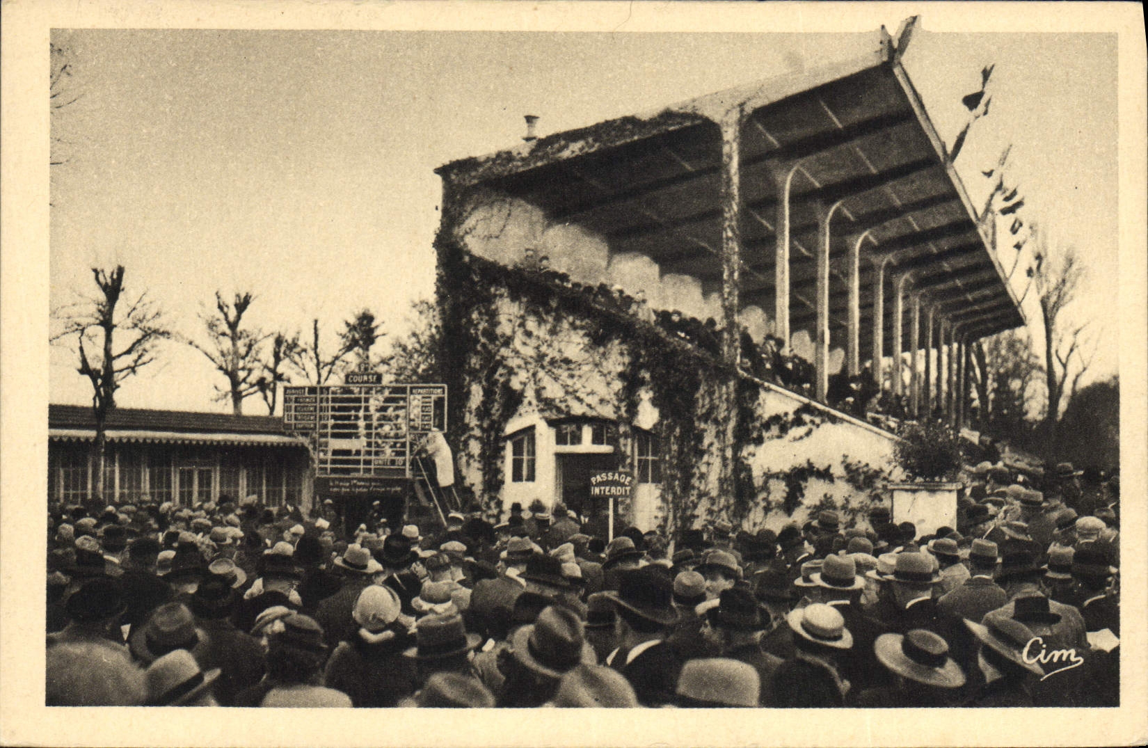 Feurs — Hippodrome — L'Enceinte du Pesage — Cim