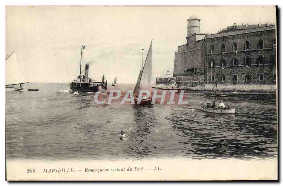CPA Bateau Marseille Remorqueur sortant du port 