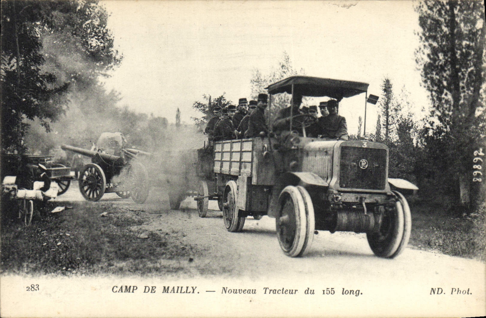 Camp de Mailly — Neuer 155-Lang-Kanonenzieher — ND. Foto.