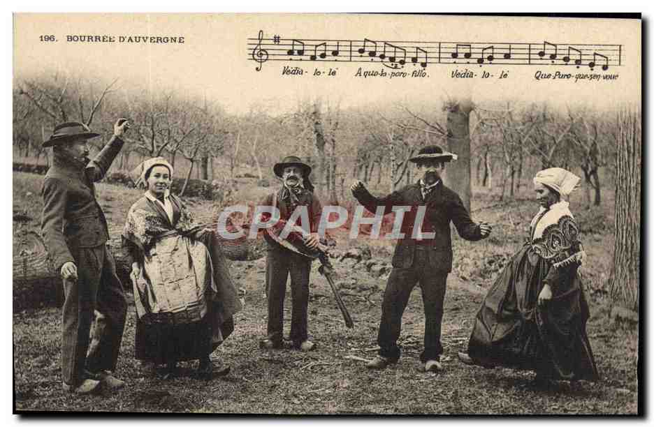 CPA Folklore Auvergne La bourree