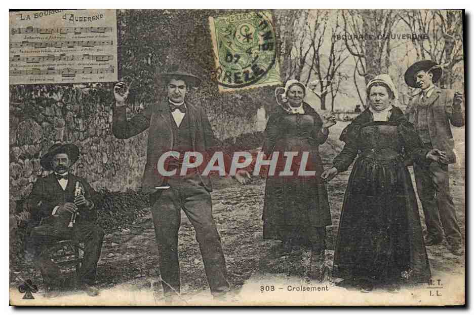 CPA Folklore Auvergne La bourree Croisement
