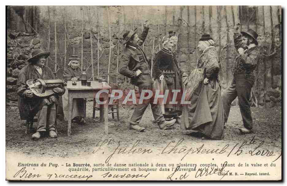 CPA Folklore Auvergne La bourree