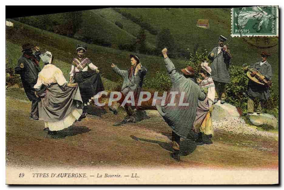 CPA Folklore Auvergne La bourree