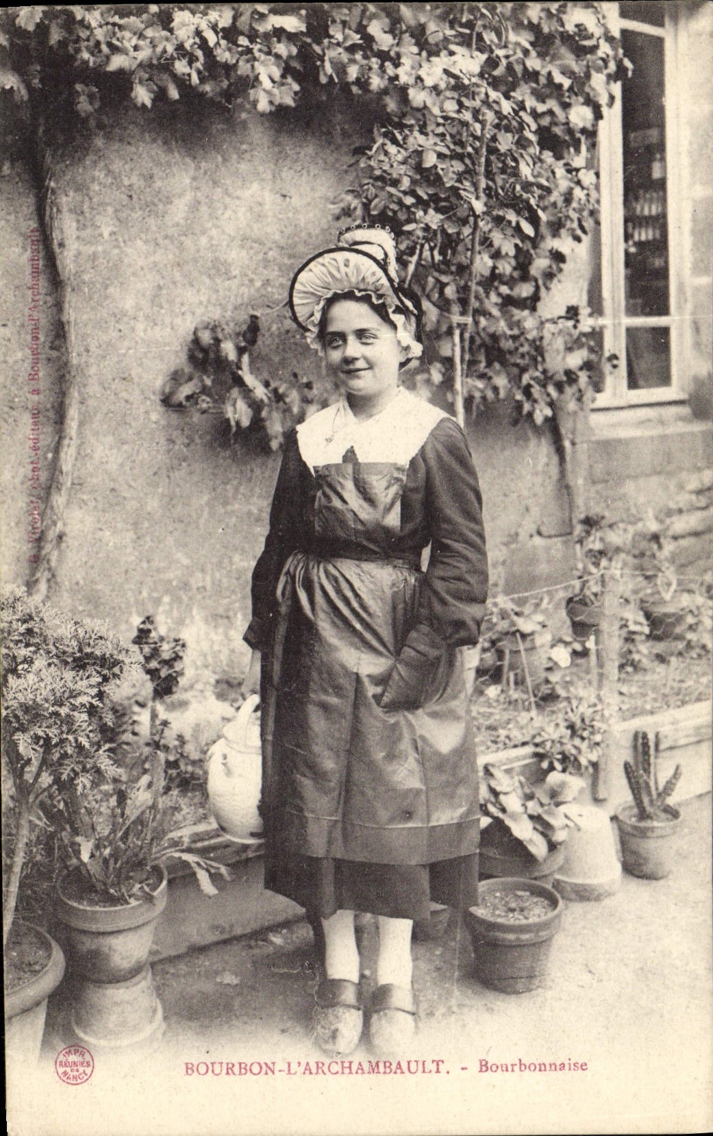 CPA Folklore Bourbon l'Archambault Bourbonnaise 