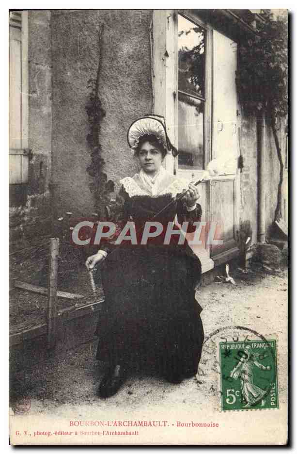 CPA Folklore Bourbon l'Archambault Bourbonnaise 