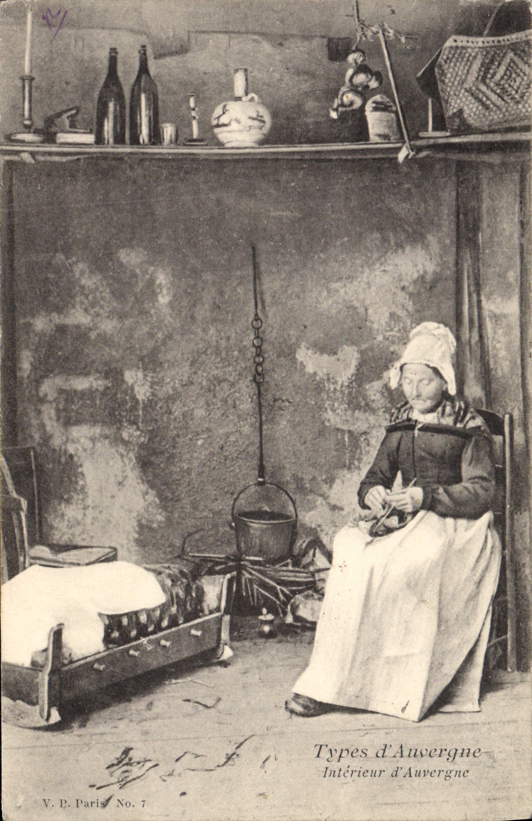 CPA Folklore Auvergne Interieur 