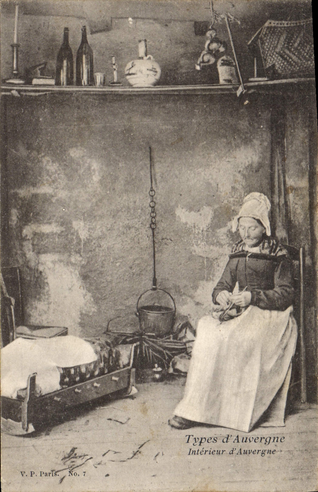 CPA Folklore Auvergne Interieur 