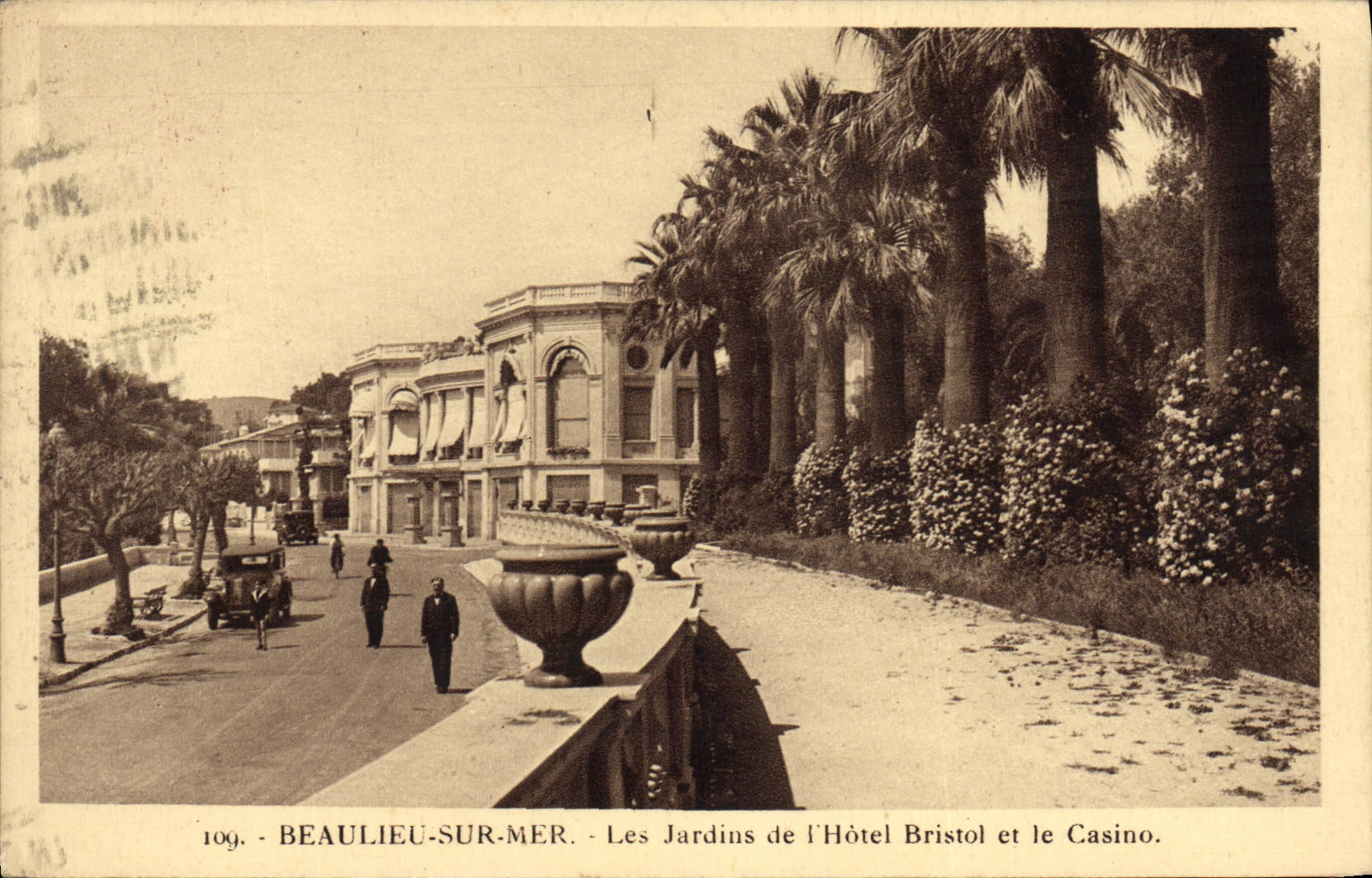 CPA Beaulieu Sur Mer Les Jardins de L'Hotel Bristol et le Casino