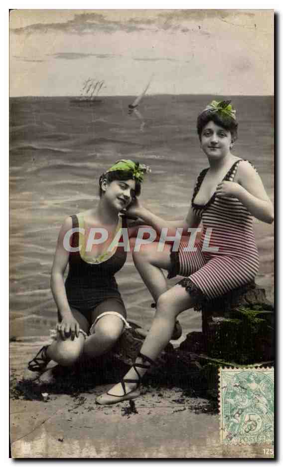 CPA Maillots de bains Femmes 