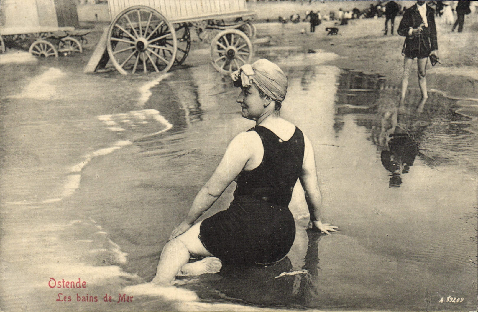 CPA Maillots de bains Femme Ostende Les bains de mer 