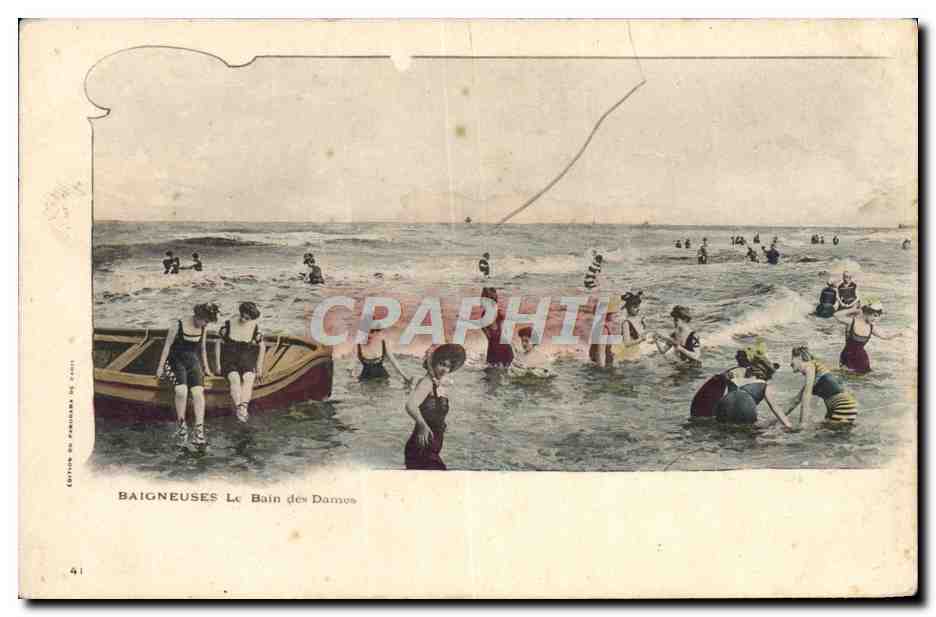 CPA Maillots de bains Femme Baigneuses Le bain des dames 