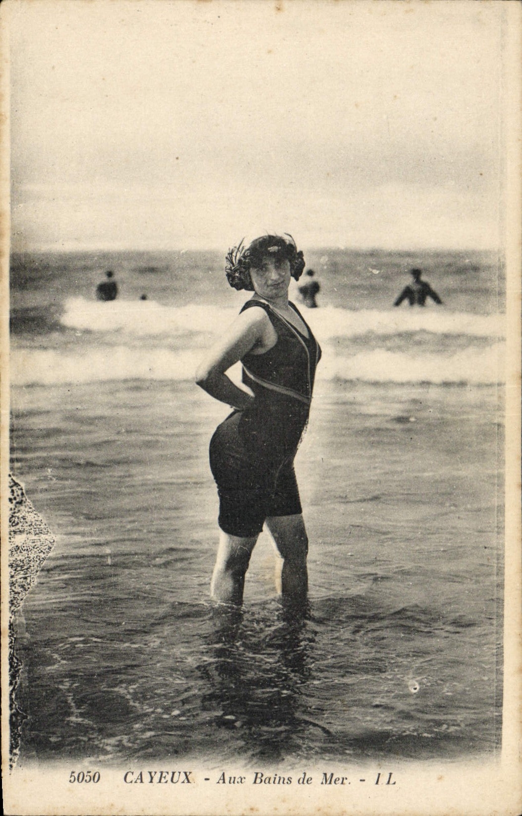 CPA Maillots de bains Femme Cayeux Aux bains de mer 