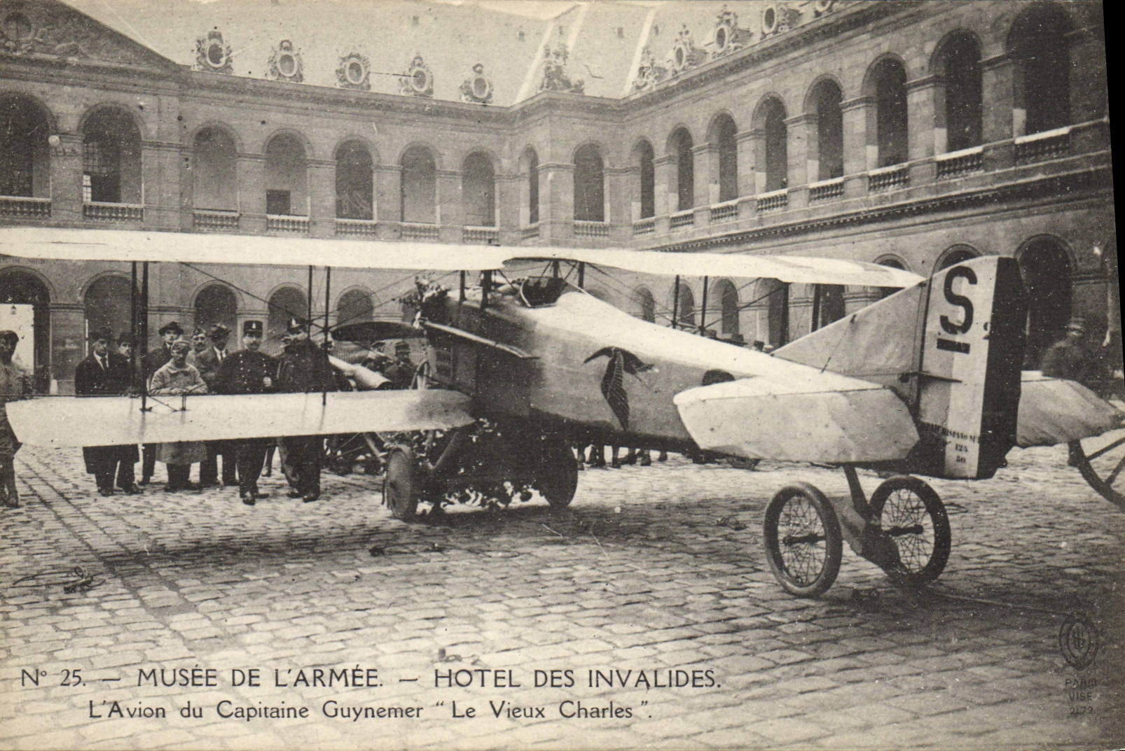 CPA Militaria Paris Musee de l'armee Hotel des Invalides Avion du capitaine Guynemer Le vieux Charles 