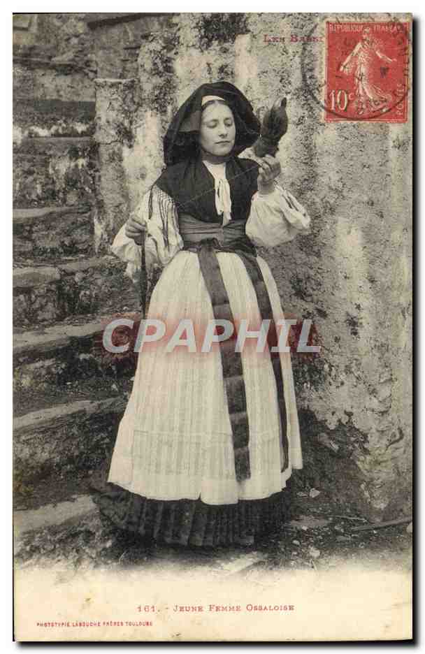 CPA Folklore Jeune femme Ossaloise