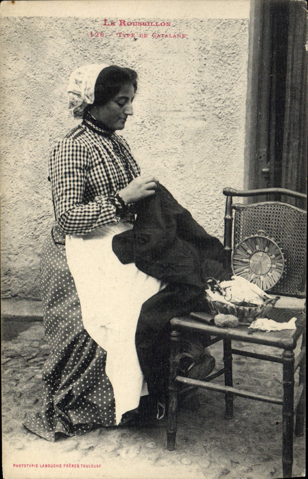 CPA Folklore Roussillon Type de Catalane
