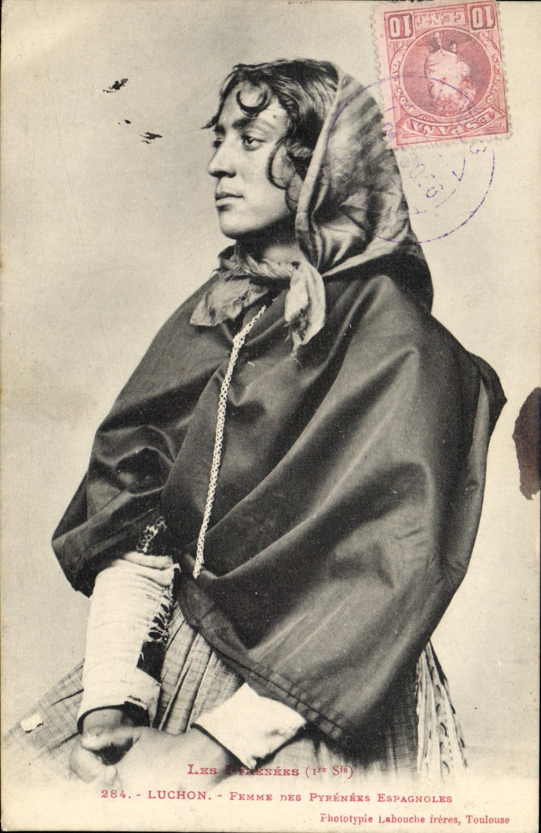 CPA Folklore Luchon Femme des Pyrenees espagnoles