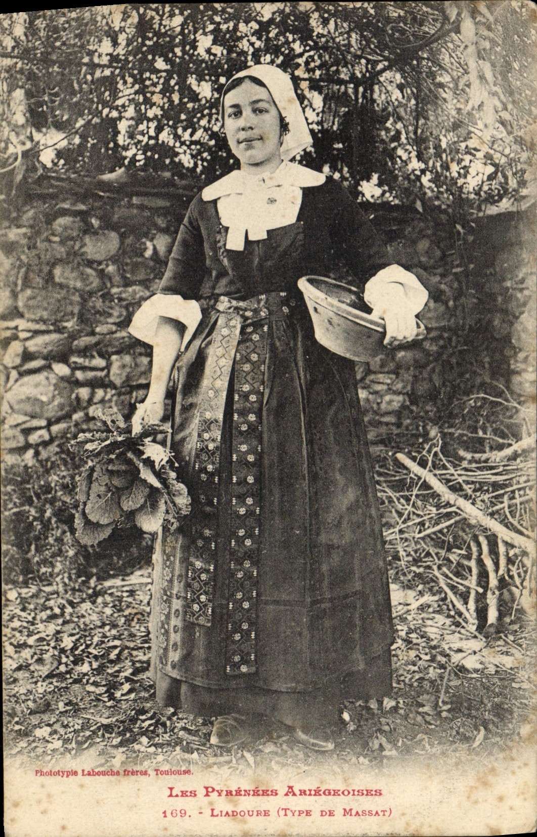 CPA Folklore Pyrenees Ariegeoises Liadoure Type de Massat