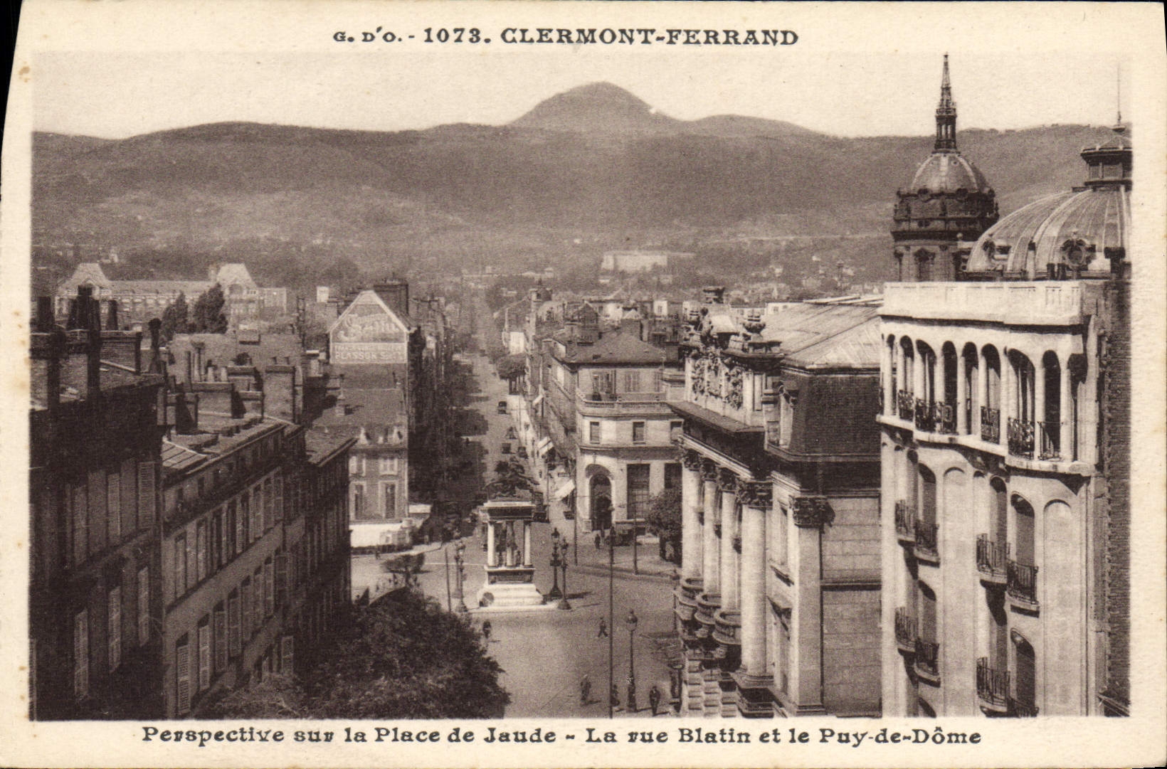 CPA Clermont Ferrand Perspective Sur la Place de Jaude La rue Blatin et le Puy de Dome