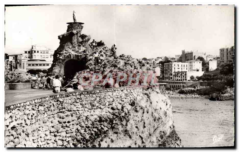 CPM Biarritz Rocher de la Vierge Musee de la mer et le port Vieux 