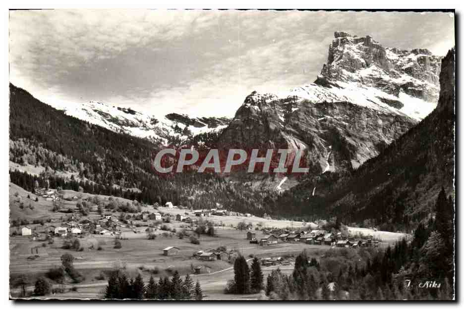 SIXT (Haute-Savoie) — Vue sur la Pointe de Sales (2496 m.) avec les villages du FAY, MAISON NEUVE et SALVAGNY — J. Nika