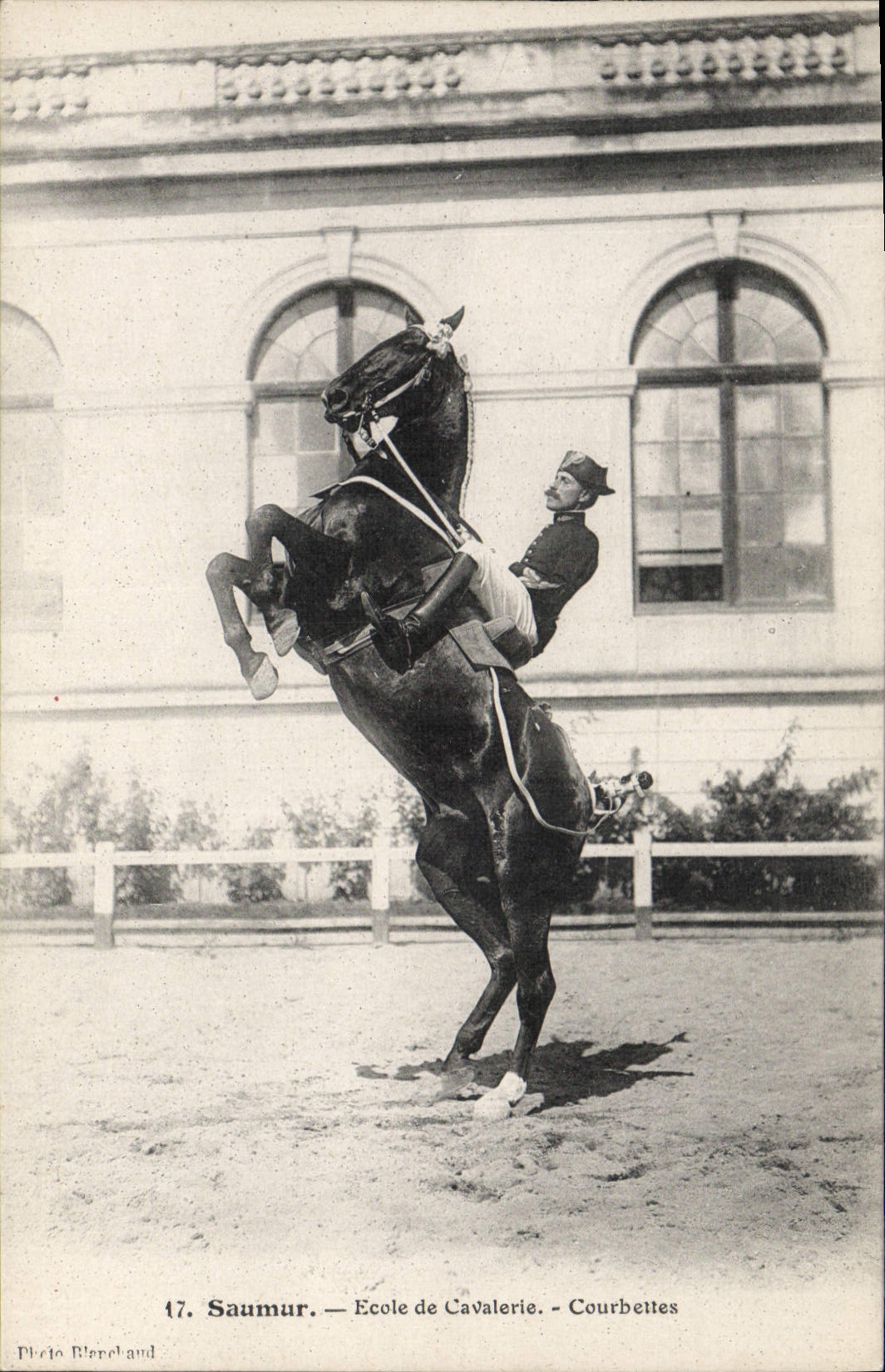 Saumur — Escuela de Caballería — Courbettes