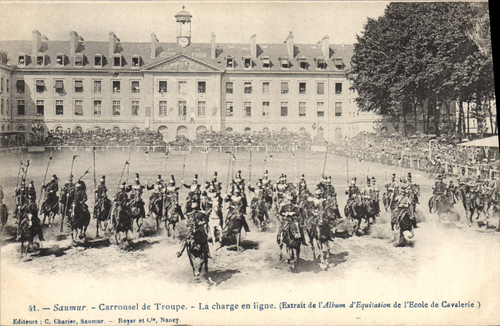 CPA Cheval Equitation Hippisme Saumur Carrousel de troupe La charge en ligne 