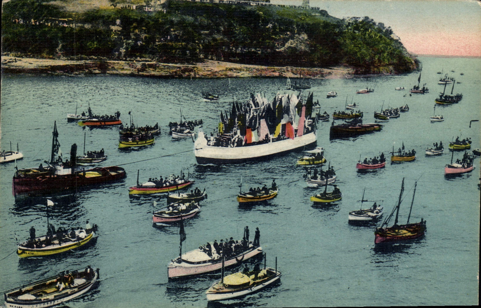 Marseille — Fêtes du Couronnement 18-21 juin 1931 — La Flottille Mariále rentrant au Port — Propriété de la Basilique