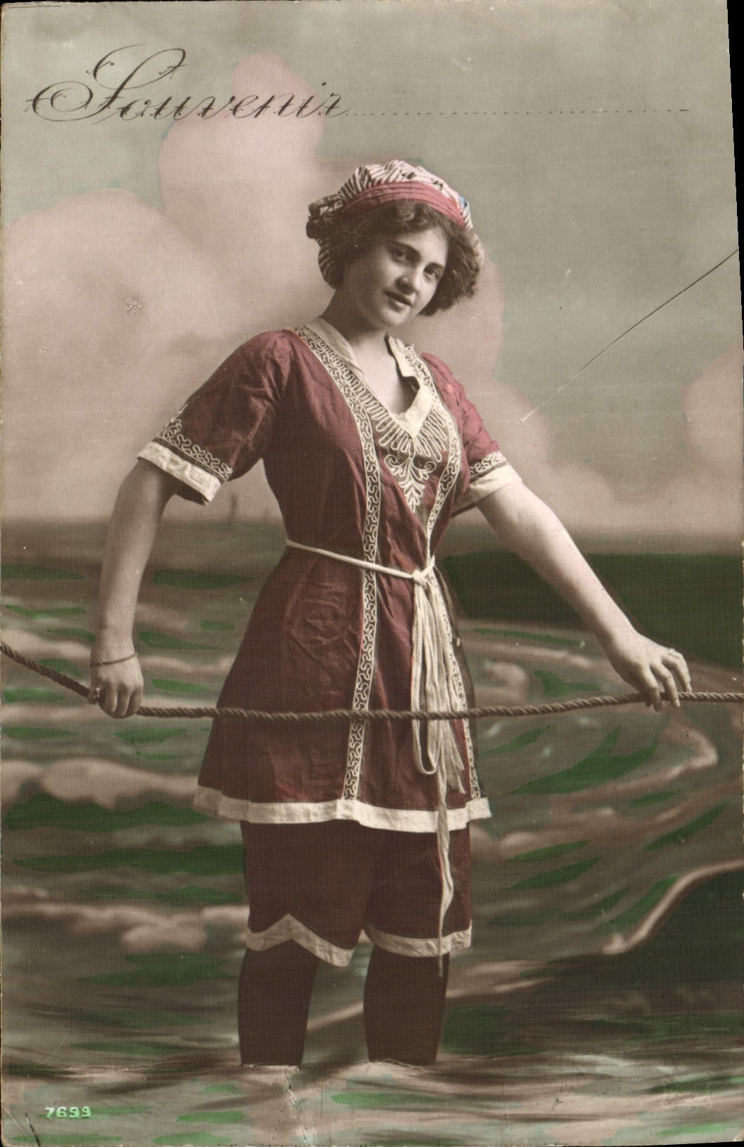 CPA Maillots de bains Femme 
