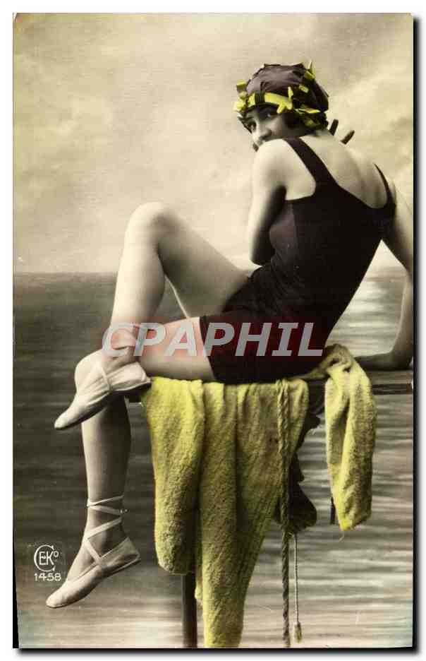CPA Maillots de bains Femme 