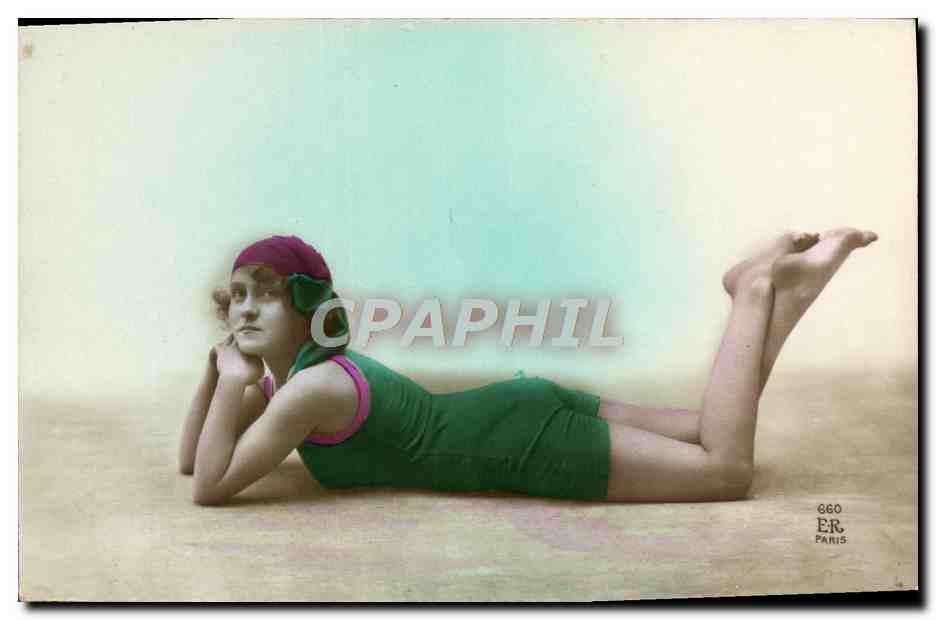 CPA Maillots de bains Femme 