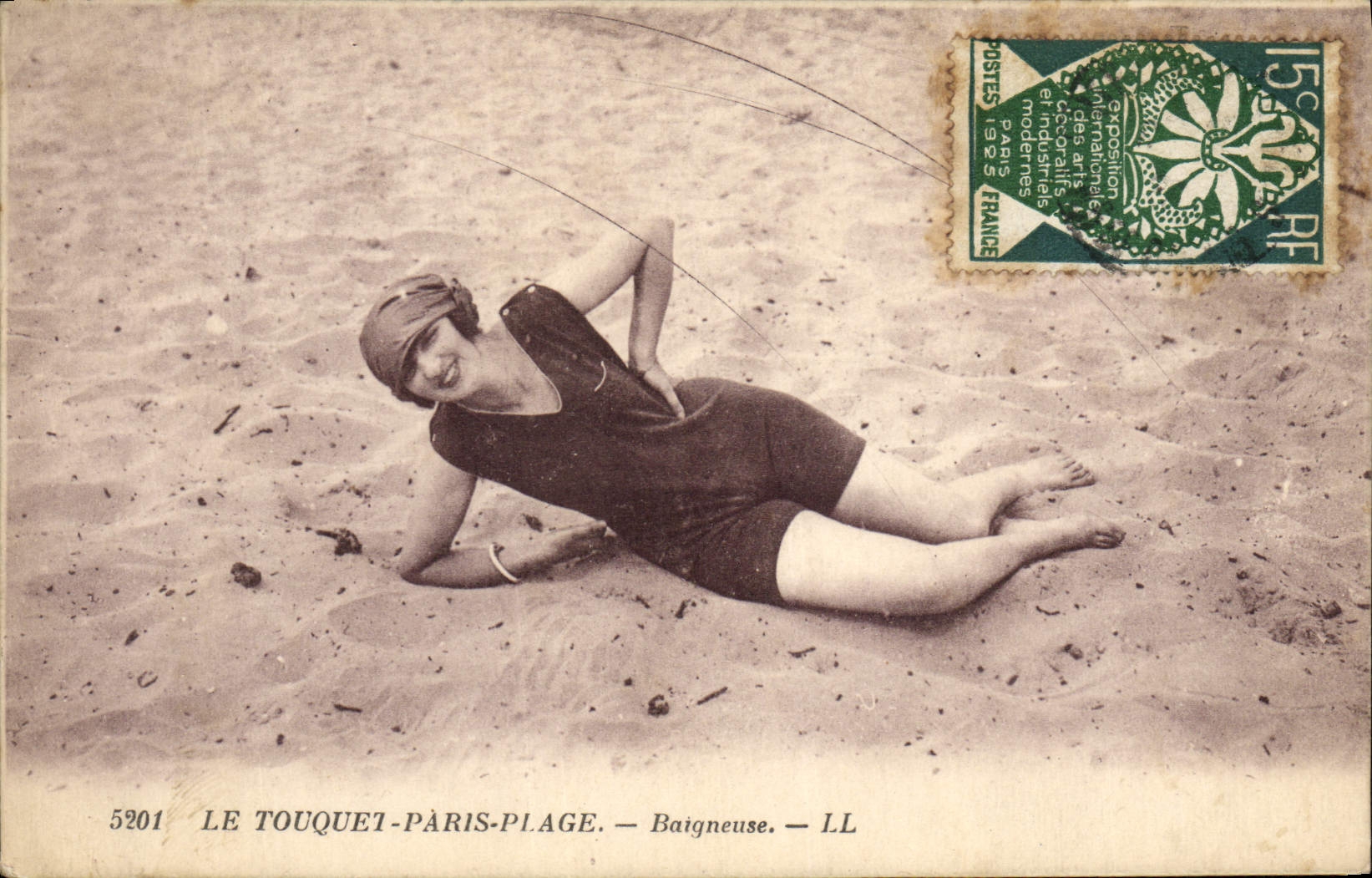 CPA Maillots de bains Femme Baigneuse 