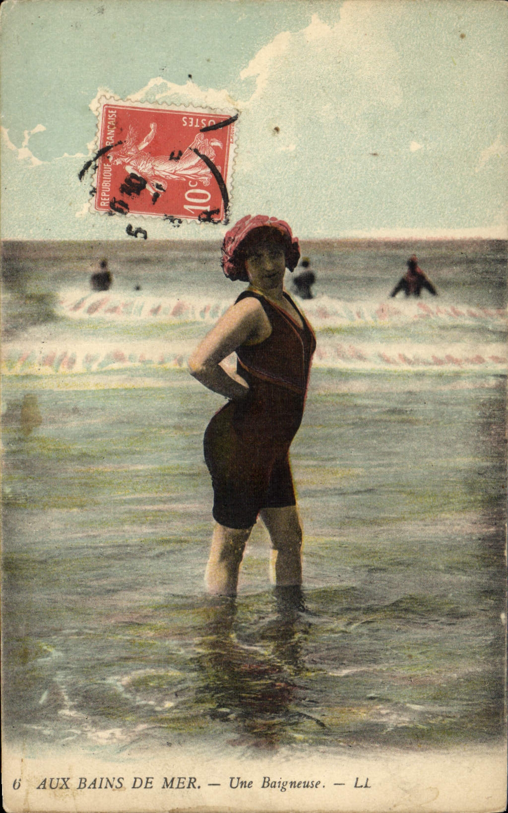 CPA Maillots de bains Femme Baigneuse 