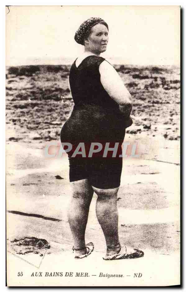 CPA Maillots de bains Femme Baigneuse 