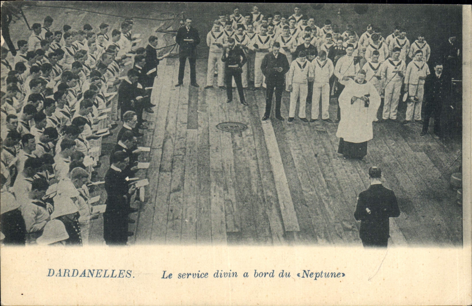 Dardanelles — Le service divin à bord du « Neptune » — éditeur G. N. Akéssian, n° 490