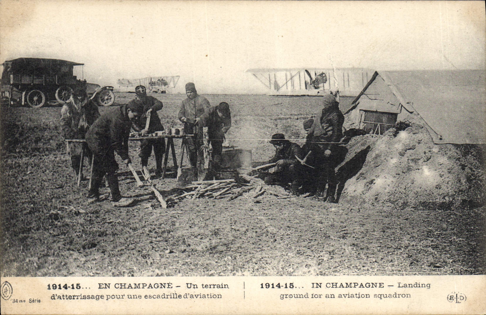CPA Militaria En Champagne Un terrain d'atterrissage pour une escadrille d'aviation Avion 