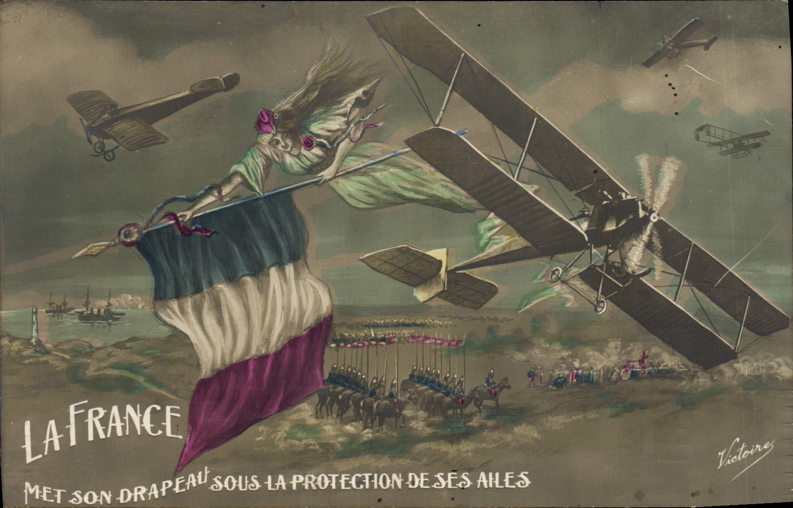 CPA Militaria La France met son drapeau sous la protection de ses ailes Avion