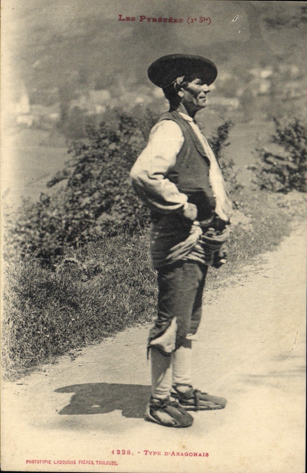 Type d'Aragonais — Les Pyrénées (2e Siècle) — Phototypie Ladouche Frères, Toulouse, n°1228