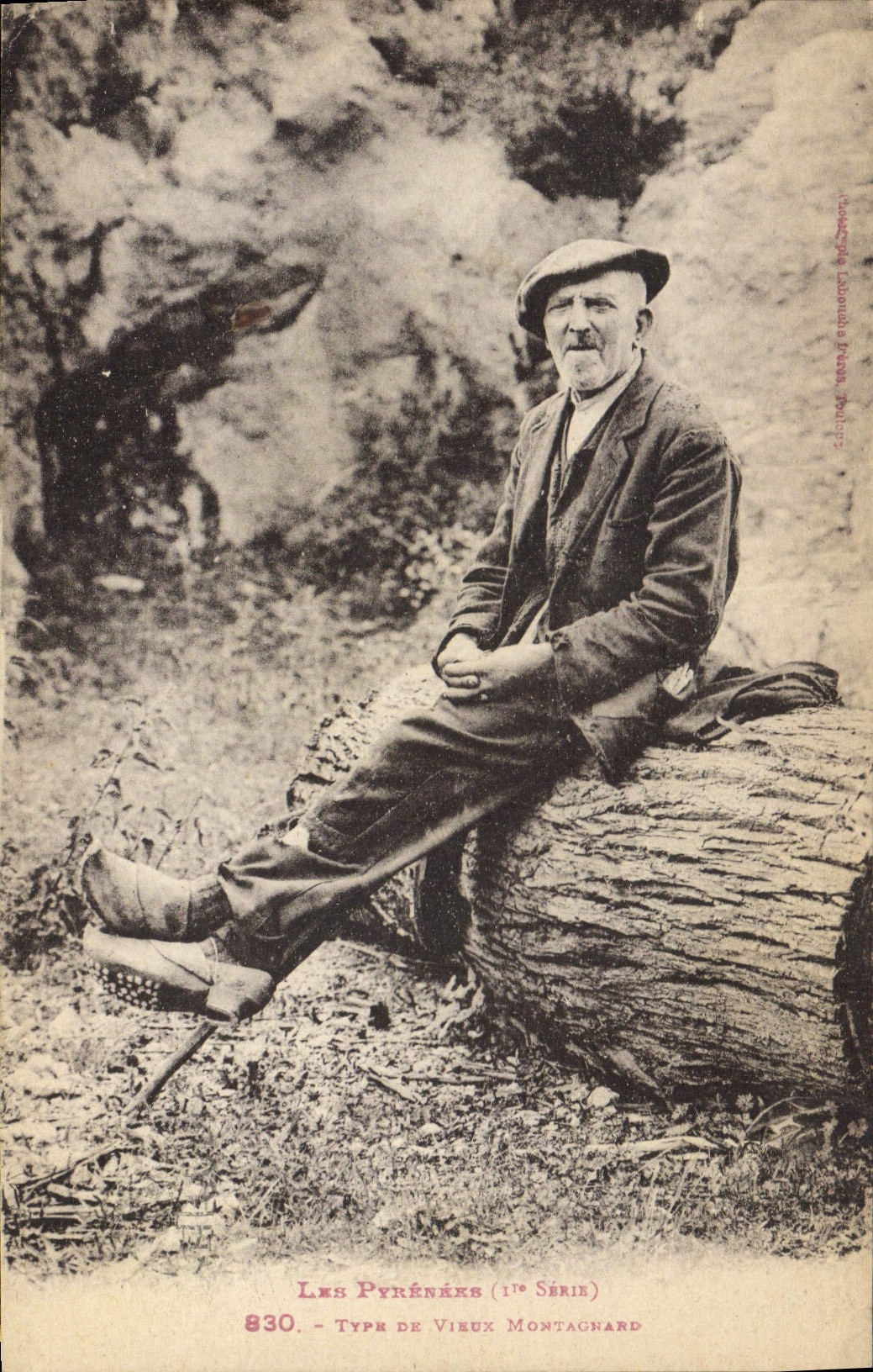 CPA Folklore Pyrenees Type de vieux montagnard 