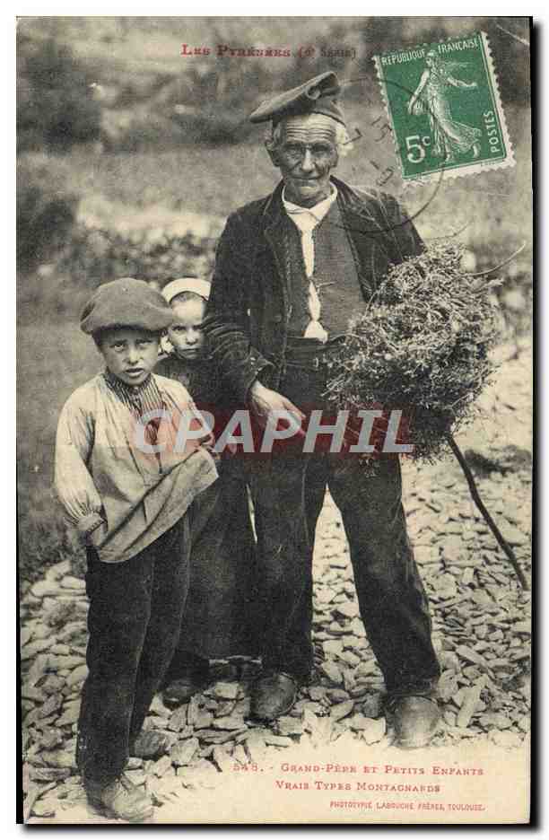 Les Pyrénées (2e série) — Grand-Père et Petits Enfants — Vrais Types Montagnards — Phototype Labruche Frères Toulouse