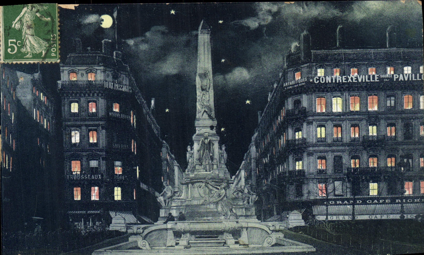 Place de la République à Paris — vue nocturne avec obélisque — éditeur anonyme