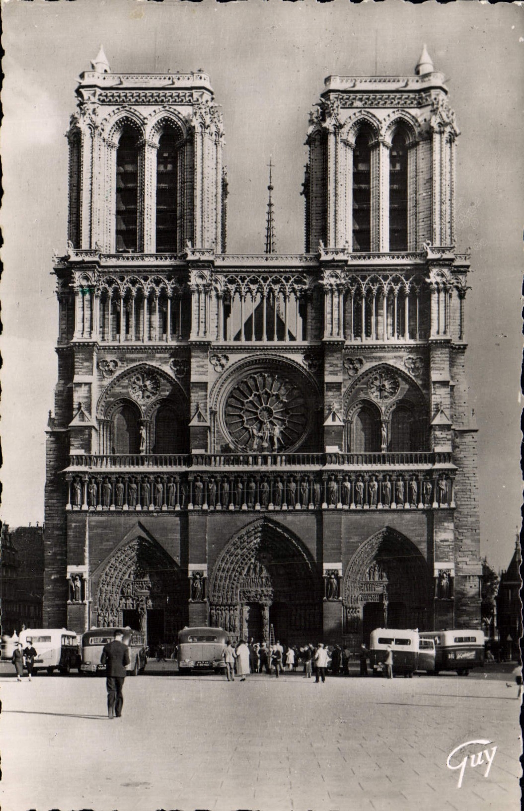 CPM Paris Facade de Notre Dame Cathedrale