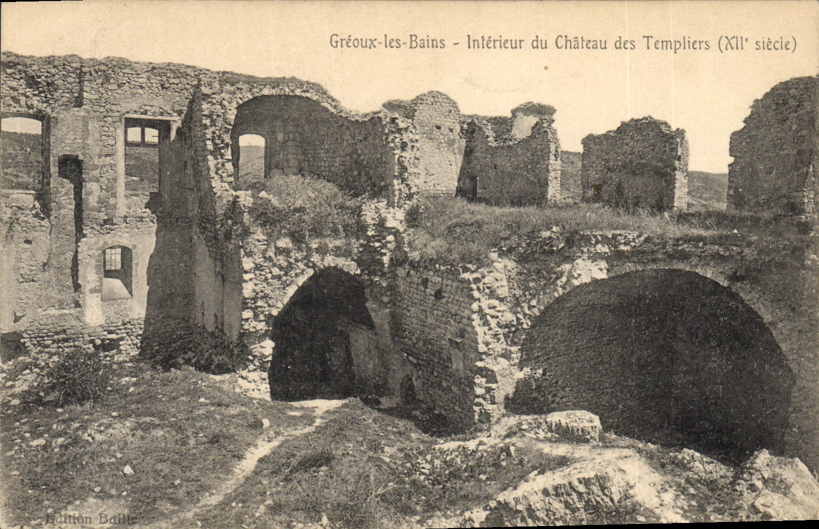 CPA Greoux Les Bains Interieur Du Chateau Des Templiers