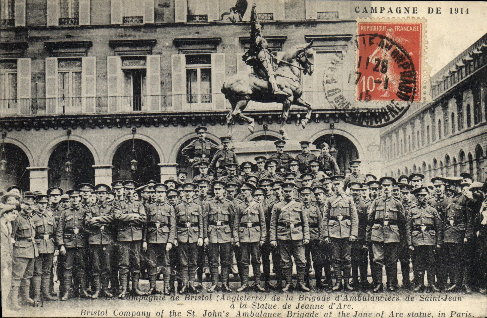 Compagnie de Bristol (Angleterre) — Brigade d'Ambulanciers de Saint-Jean — Statue de Jeanne d'Arc à Paris